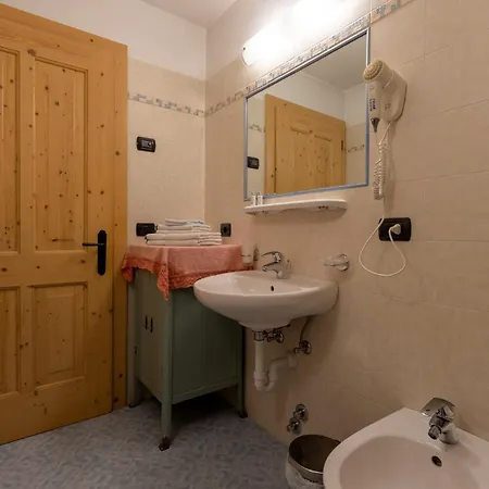 Bait Da Menin Achillea Apartment Livigno Exterior photo